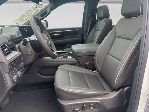 New 2025 Chevrolet Suburban Premier AWD/4WD image 10