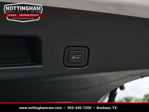Used 2024 Chevrolet Traverse Z71 w/ Enhanced Driving Package AWD/4WD image 11