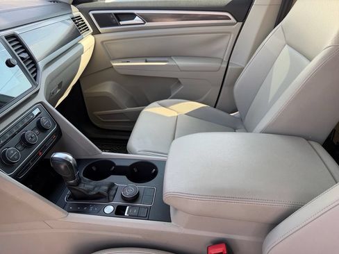 Used 2019 Volkswagen Atlas SE w/ Panoramic Sunroof Package AWD/4WD image 12