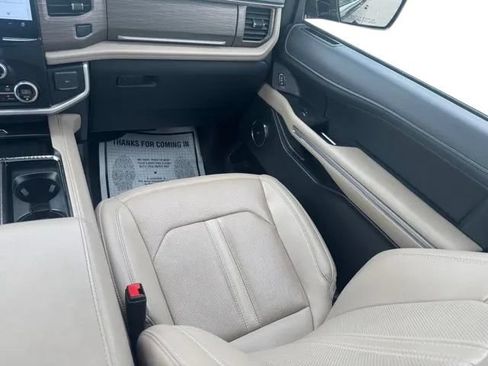 Used 2024 Ford Expedition Limited AWD/4WD image 21