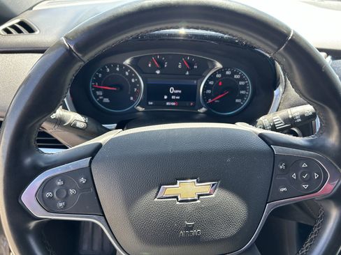 Used 2023 Chevrolet Traverse LT FWD image 13