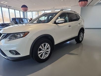 Used 2016 Nissan Rogue SV w/ SV Premium Package