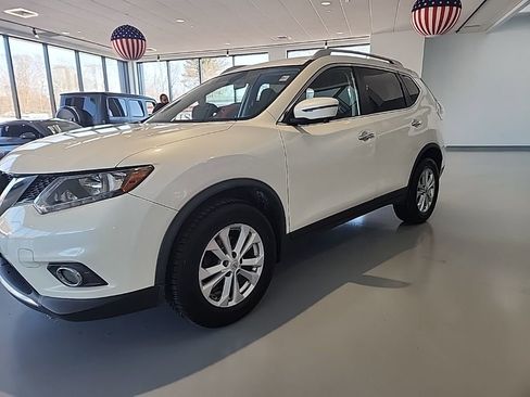 Used 2016 Nissan Rogue SV w/ SV Premium Package image 1