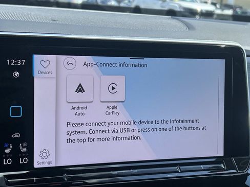 Certified 2025 Volkswagen Atlas Cross Sport SE AWD/4WD image 29