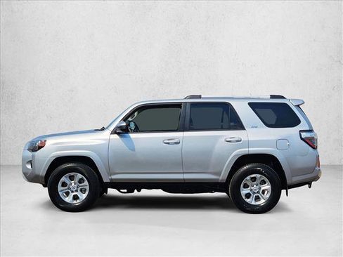 Used 2024 Toyota 4Runner SR5 AWD/4WD image 9