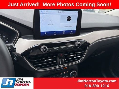 Used 2022 Ford Escape SE w/ Convenience Package FWD image 14