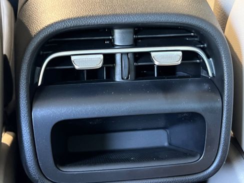 New 2025 Mercedes-Benz E 350 4MATIC Sedan image 15