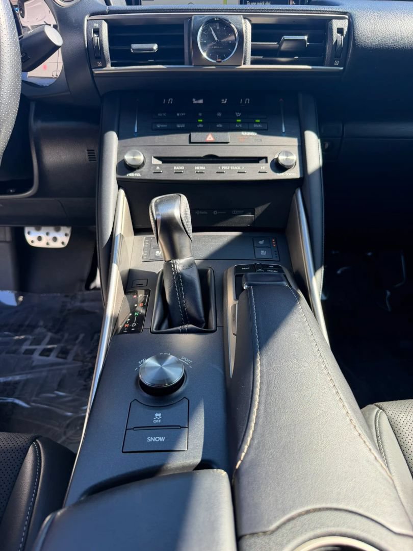 Used 2019 Lexus IS 300 F Sport w/ F Sport Package RWD image 31
