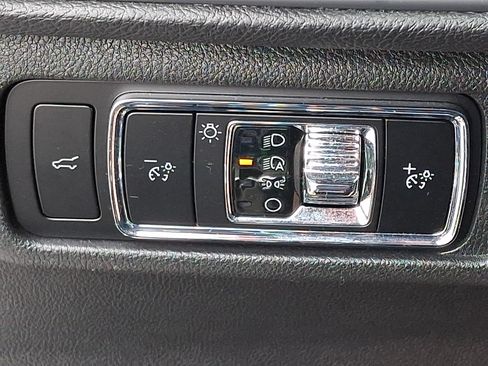 Certified 2024 Lincoln Corsair AWD image 27