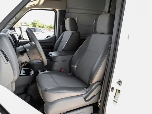 Used 2019 Nissan NV 2500 SV RWD image 30