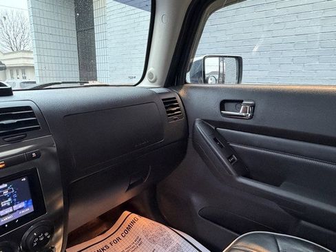 Used 2007 HUMMER H3 image 18