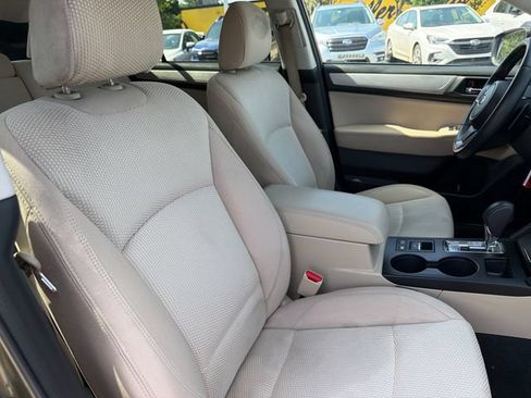 Used 2019 Subaru Outback 2.5i Premium AWD/4WD image 25