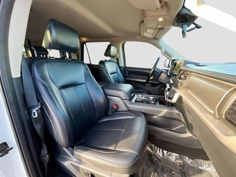 Used 2024 Ford Expedition Max XLT image 29