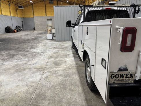 Used 2021 Ford F250 XL w/ Power Equipment Group RWD image 9