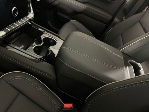 New 2026 GMC Yukon XL Elevation w/ Elevation Premium Package AWD/4WD image 16