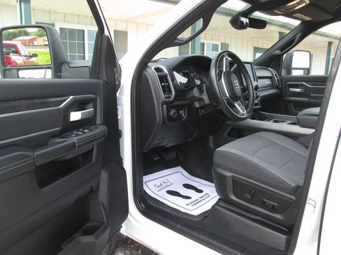 Used 2024 RAM 2500 Big Horn w/ Off Road Package AWD/4WD image 12