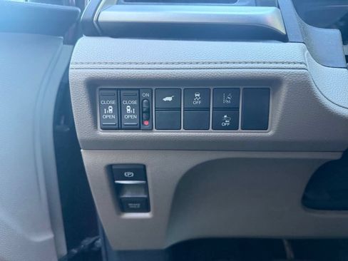 Used 2018 Honda Odyssey EX-L image 19
