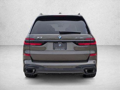 Used 2026 BMW X7 xDrive40i w/ M Sport Package AWD/4WD image 5