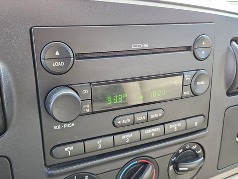 Used 2005 Ford F350 Lariat image 22