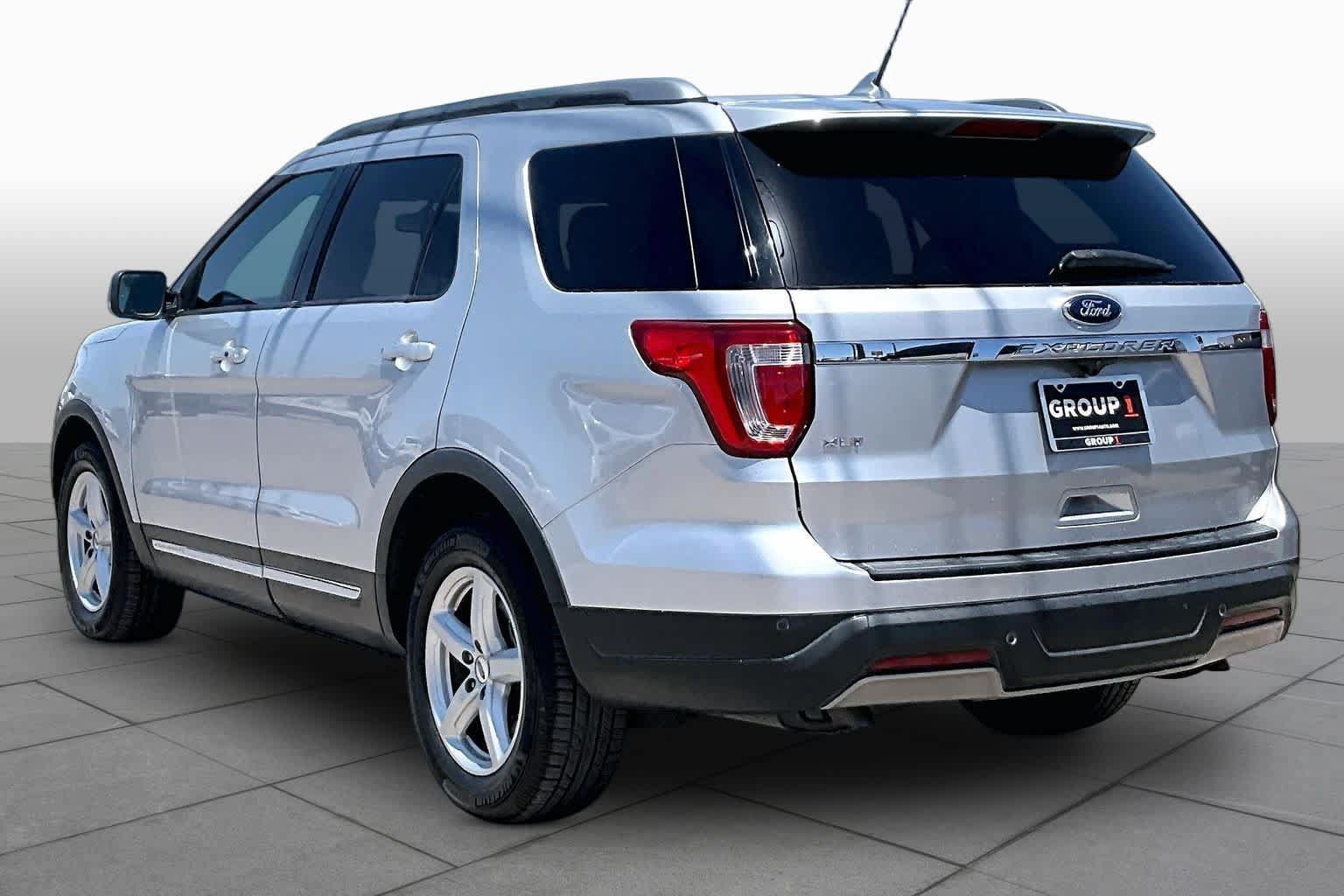 Used 2019 Ford Explorer XLT w/ Equipment Group 201A FWD image 12