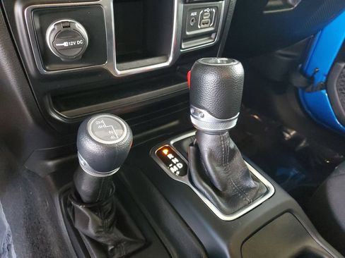 Used 2022 Jeep Wrangler Unlimited Sport AWD/4WD image 30