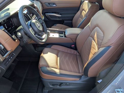 New 2025 Nissan Pathfinder Platinum w/ Cargo Package image 22