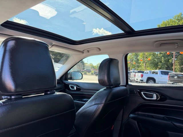 Used 2022 Jeep Compass Trailhawk w/ Trailhawk Elite Group AWD/4WD image 5