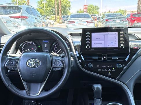 Used 2023 Toyota Camry SE image 10