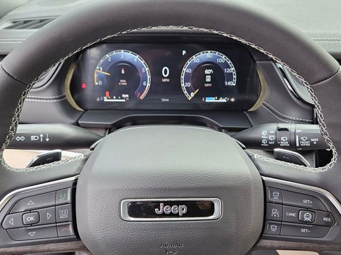 New 2026 Jeep Grand Cherokee Limited w/ Luxury Tech Group II image 21