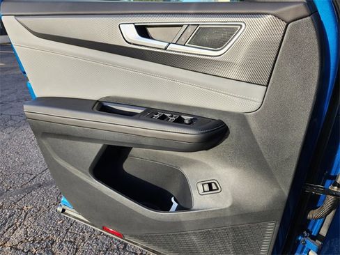 New 2025 Volkswagen Atlas Cross Sport SEL R-Line image 22