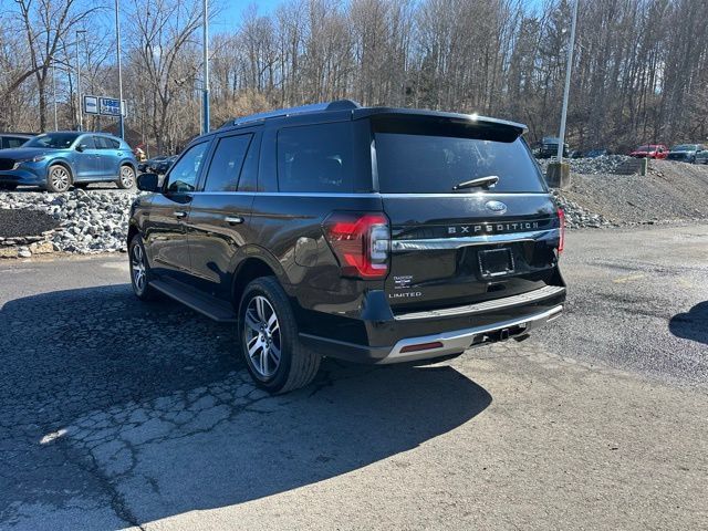 Used 2024 Ford Expedition Limited AWD/4WD image 3