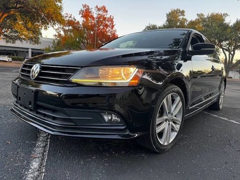 Used 2017 Volkswagen Jetta SEL image 1