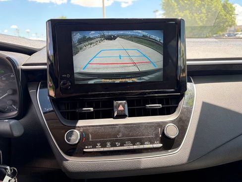 Used 2025 Toyota Corolla LE FWD image 28