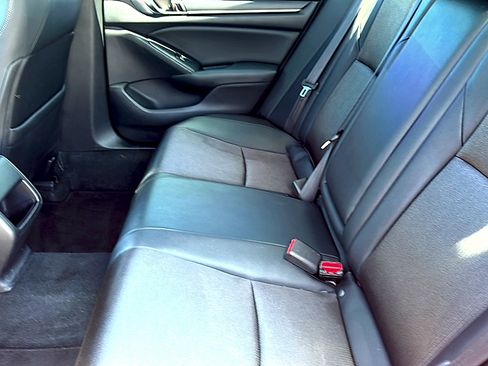 Used 2019 Honda Accord Sport image 18