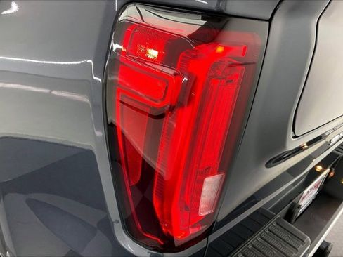 Used 2022 GMC Sierra 1500 SLT w/ SLT Premium Package image 29