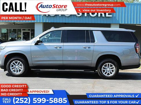 Used 2021 Chevrolet Suburban LT RWD image 1