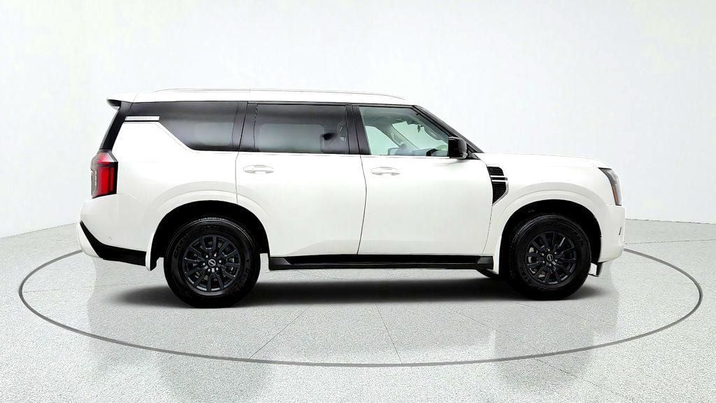 Used 2025 Nissan Armada SV AWD/4WD image 4