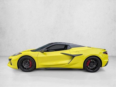 Used 2024 Chevrolet Corvette Z06 RWD image 9
