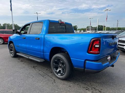 New 2026 RAM 1500 Express AWD/4WD image 5