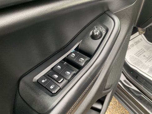 Used 2023 Jeep Grand Cherokee L Laredo image 19