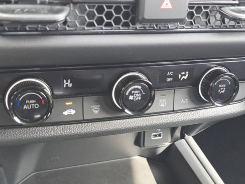 Used 2025 Honda HR-V LX image 33