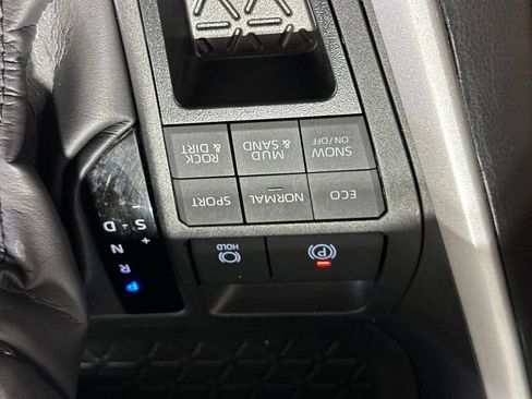 Used 2025 Toyota RAV4 XLE AWD/4WD image 45