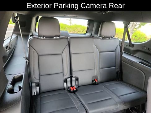 Used 2025 Chevrolet Suburban High Country AWD/4WD image 32