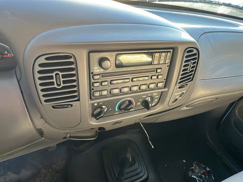 Used 2001 Ford F150 2WD Regular Cab image 20