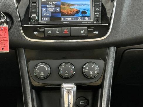 Used 2014 Chrysler 200 Limited w/ Sun/Sound Group image 7