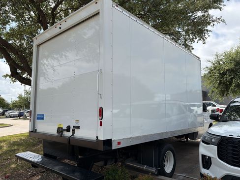 New 2025 Ford E-450 and Econoline 450 Super Duty w/ Power Equipment Group RWD image 9