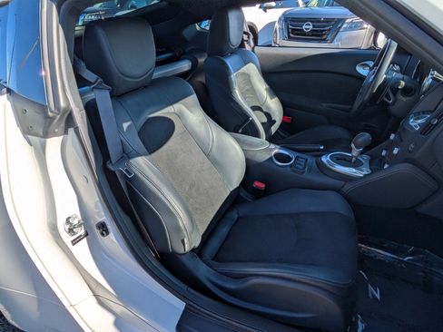 Used 2017 Nissan 370Z Touring image 31