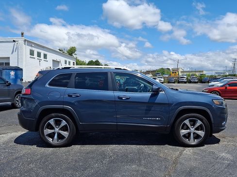 Used 2019 Jeep Cherokee Limited AWD/4WD image 7