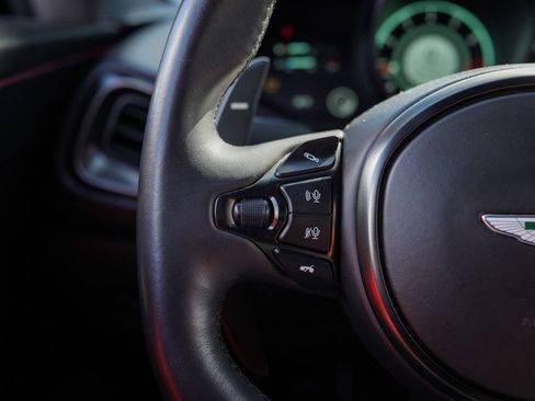 Used 2020 Aston Martin V8 Vantage Coupe image 24