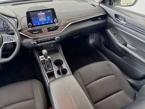 Used 2025 Nissan Altima 2.5 SV FWD image 27